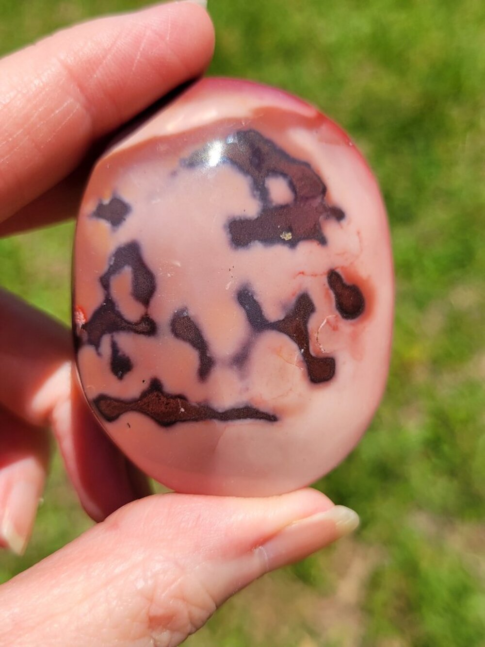 Mookaite Palm Stone (M105)
